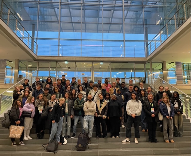 Gruppenfoto beim Besuch im Paul-Löbe-Haus